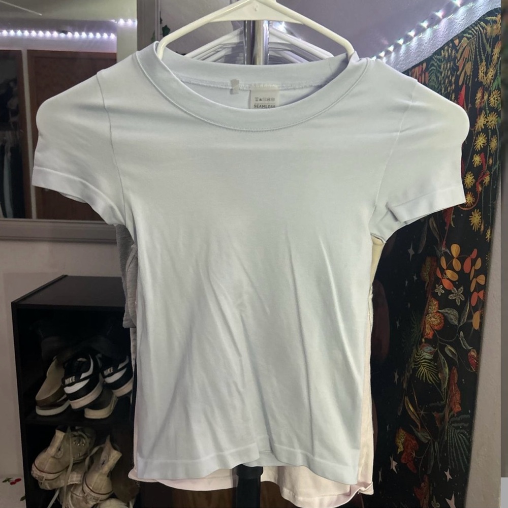 Aritzia seamless baby blue tee